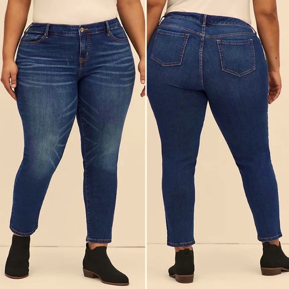 Torrid Boyfriend Cut Bootcut Jeans Dark Wash Blue Denim Stretch Size 16T - Picture 1 of 7